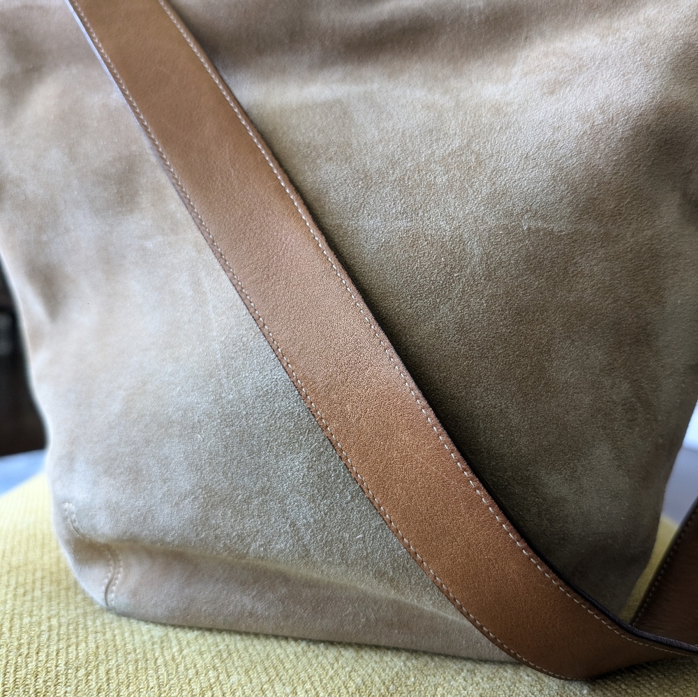 Coach Suede soulder Bag